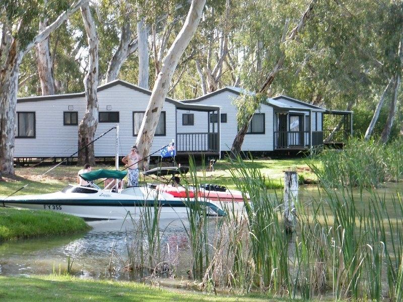 Cohuna Waterfront Holiday Park ภายนอก รูปภาพ